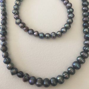 Fresh Water Pearl Gray Necklace and Bracelet